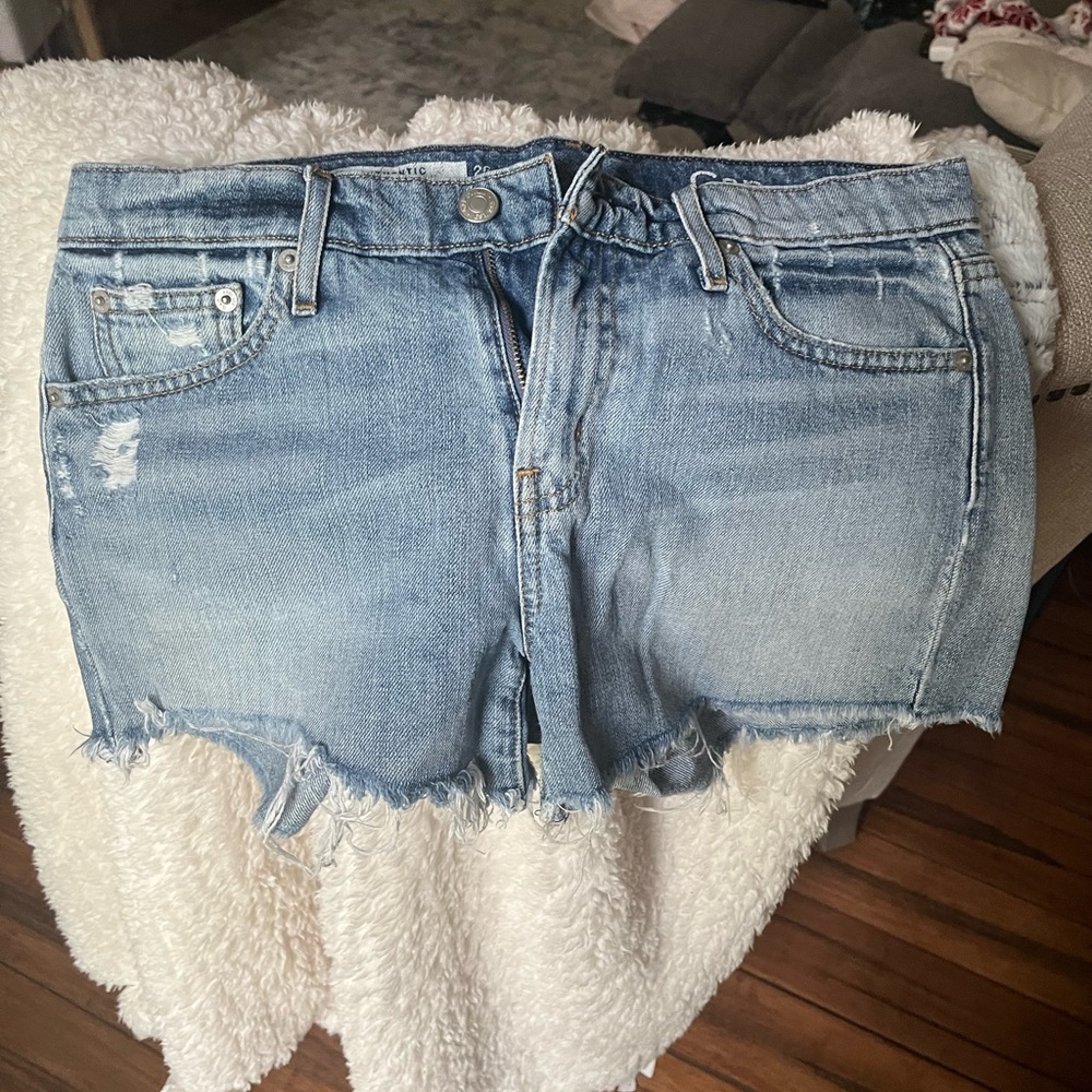 GAP shorts
